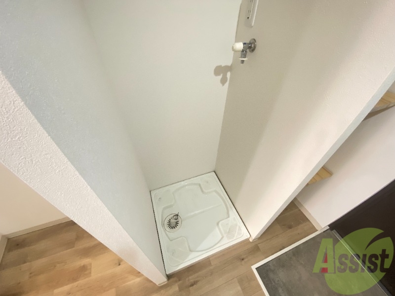 その他　こちらは洗濯機置き場になります。コンセントもバッチリです。