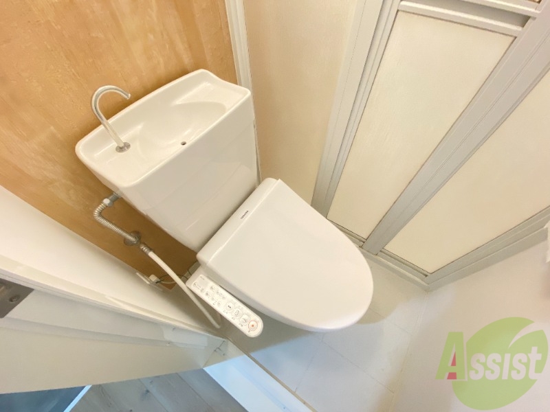 トイレ　こちらはトイレになります。ウォシュレット付きです。