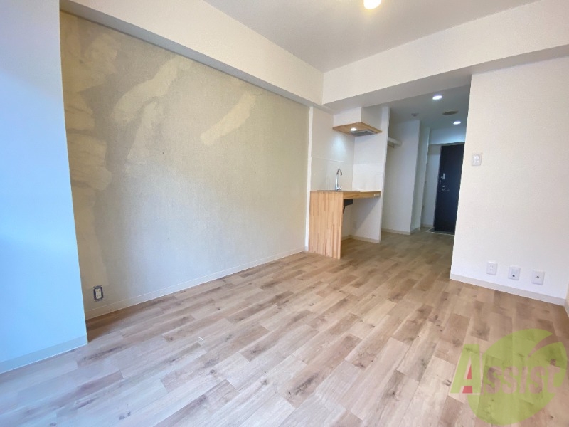 その他部屋・スペース　別角度からの洋室です。日差しが差し込んで明るいです。