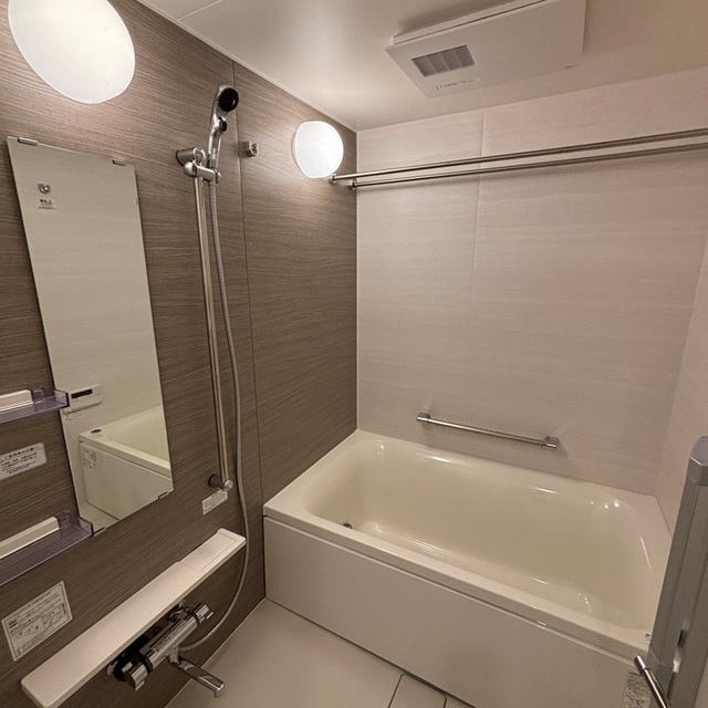 バス・シャワールーム　※写真は同タイプ住戸です。