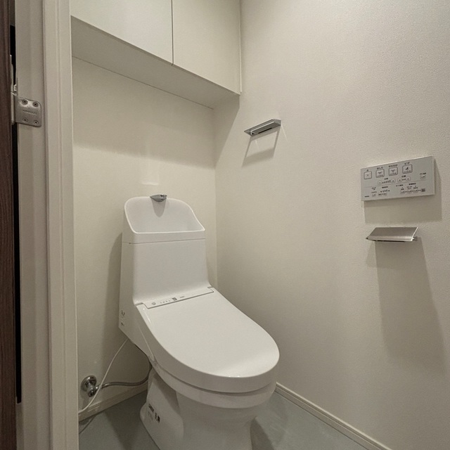 トイレ　※写真は同タイプ住戸です。