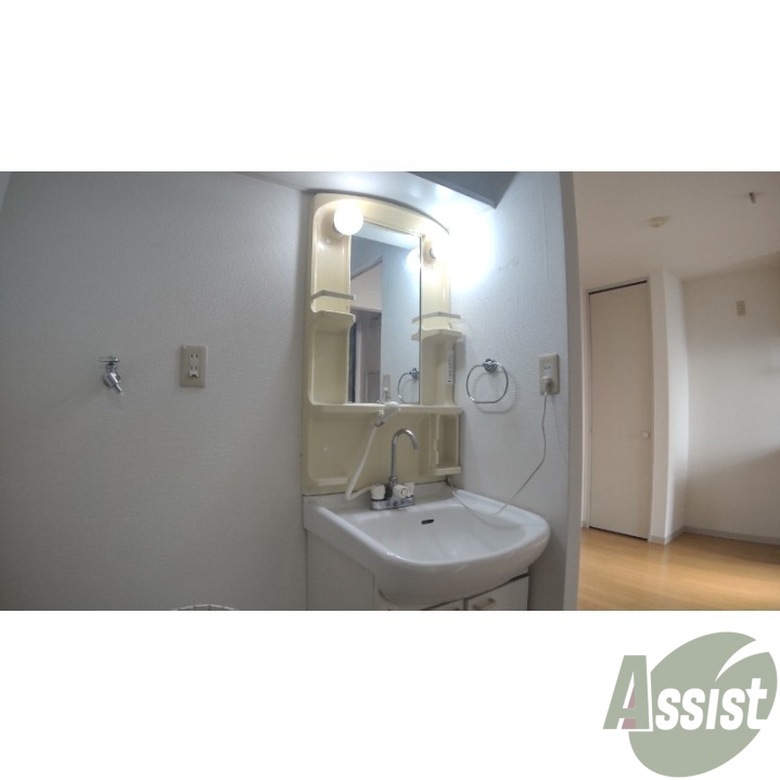 洗面設備　洗面台になります。洗顔もできて便利ですね。