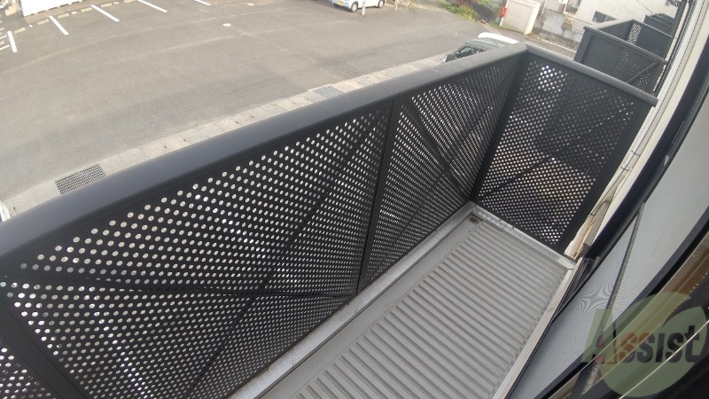 バルコニー　バルコニーになります。洗濯物が干せますね。