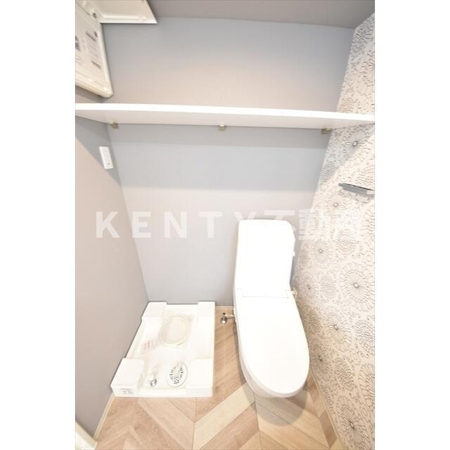 トイレ　落ち着いた色調のトイレです