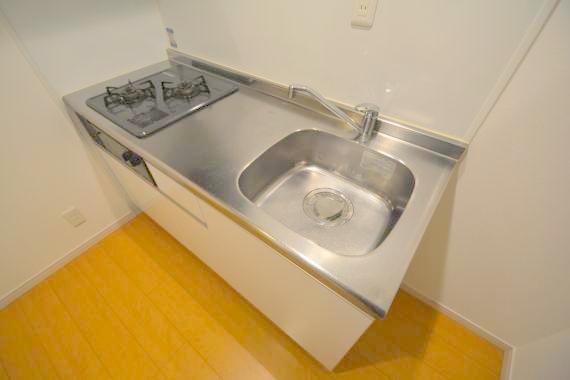 キッチン　オシャレなシステムキッチン。お料理好きには嬉しいですね。