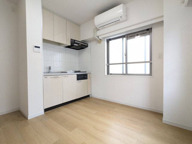 居室・リビング　こちらのリビングで趣味の時間をお楽しみください