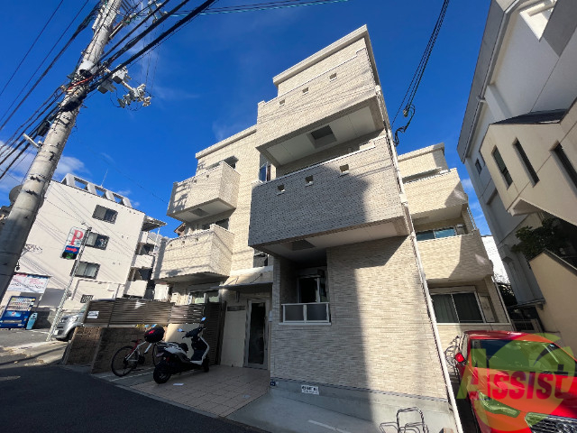 建物外観　パリッとした外観ですよ。