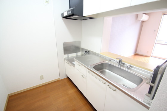 キッチン　※別部屋の写真です