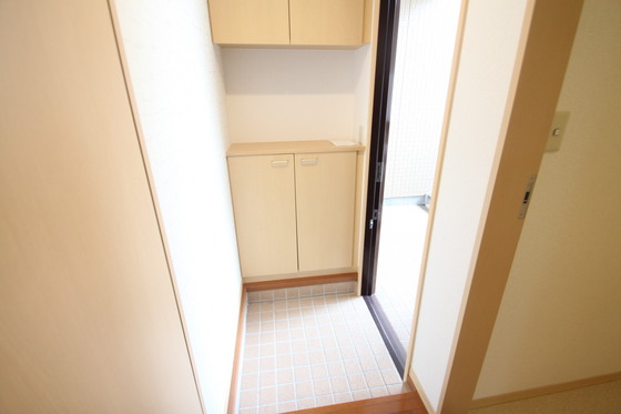 玄関　※別部屋の写真です