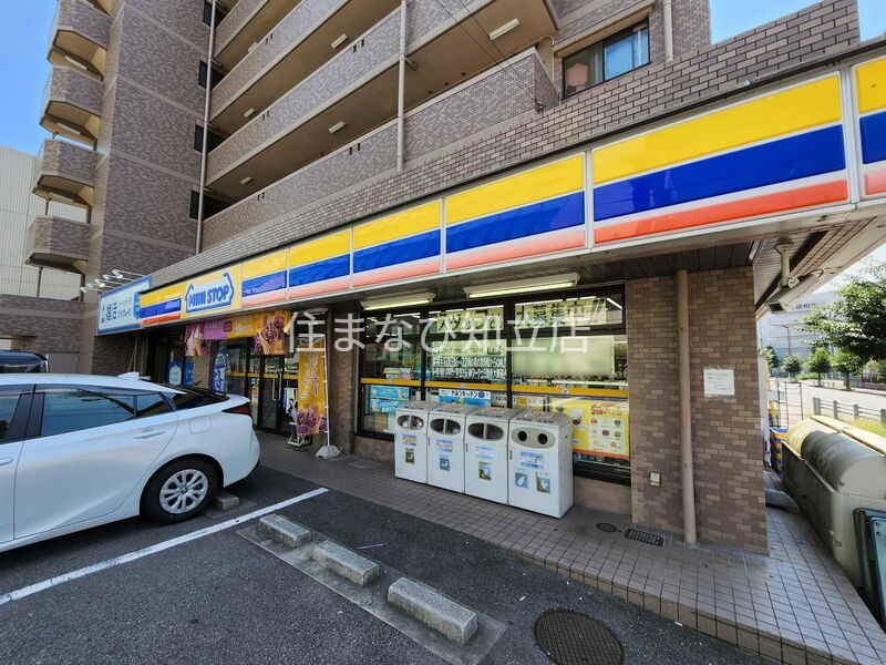 コンビニ　ミニストップJR刈谷駅前店（コンビニ）まで598m