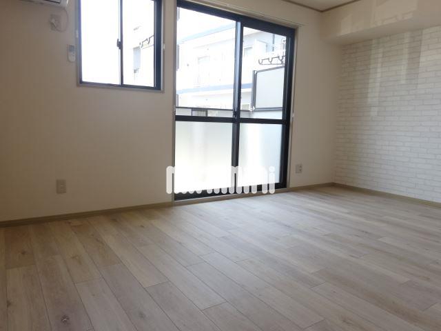 居室・リビング　日当たりの良いお部屋です