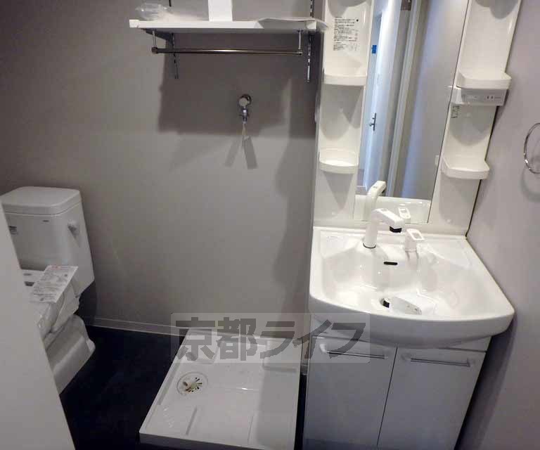 洗面設備　便利な独立洗面台です