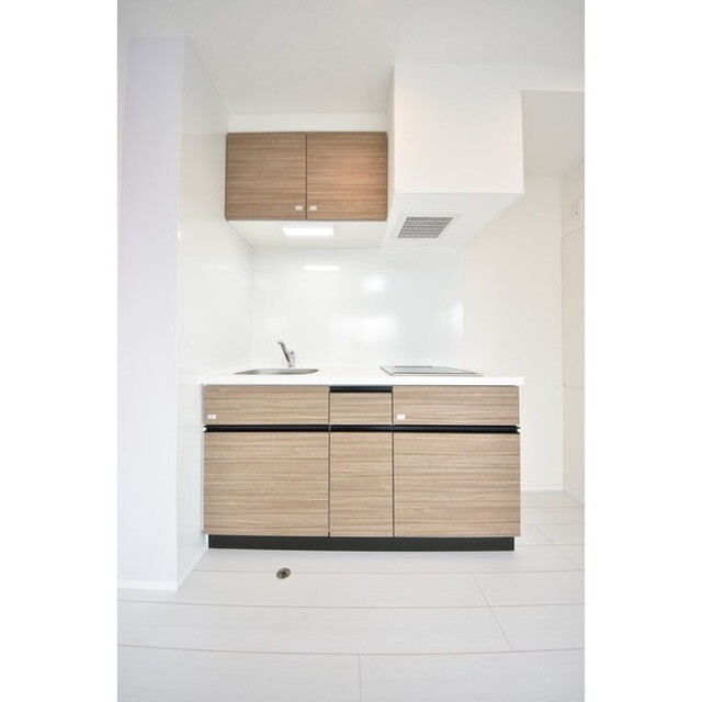 キッチン　明るい色調の室内です