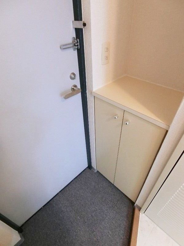 玄関　同タイプ別部屋写真