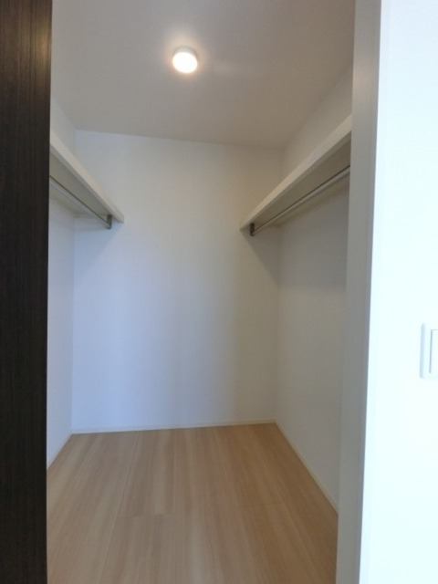 収納　２Ｆ南洋室・ウォークインクローゼット