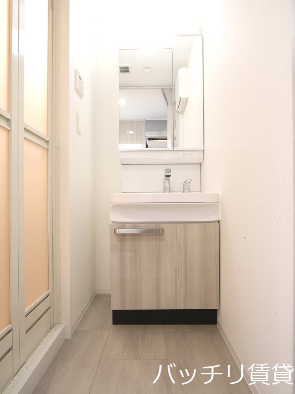 洗面設備　同型タイプの為、現状を優先致します。