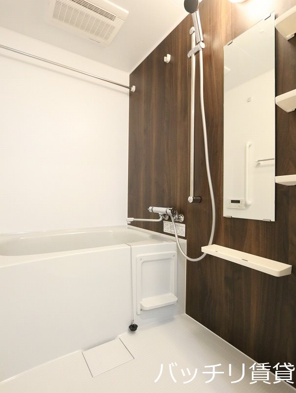バス・シャワールーム　別号室の画像。現況を優先します。