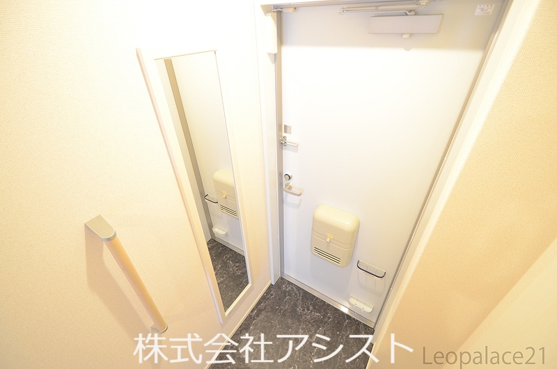 玄関　設備・使用は号室により異なる為、現況を優先いたします。