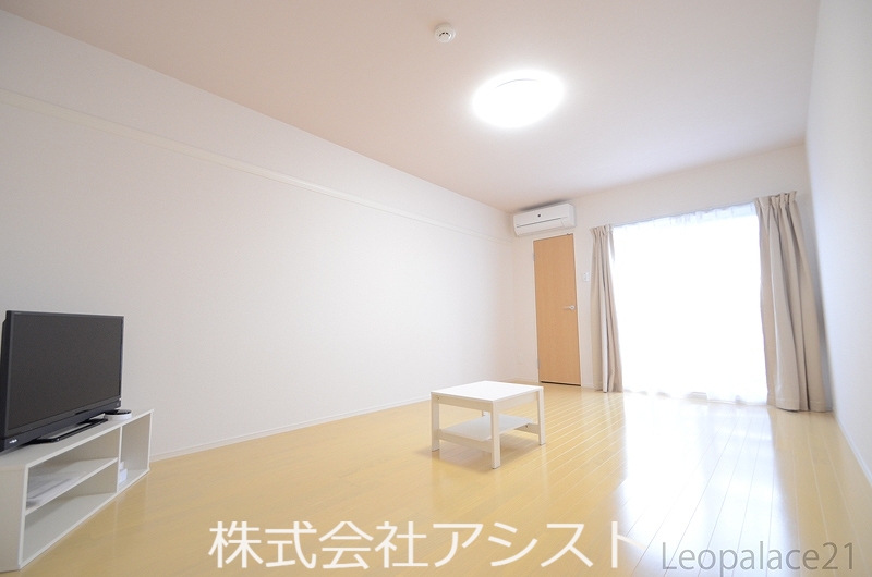 居室・リビング　設備・使用は号室により異なる為、現況を優先いたします。