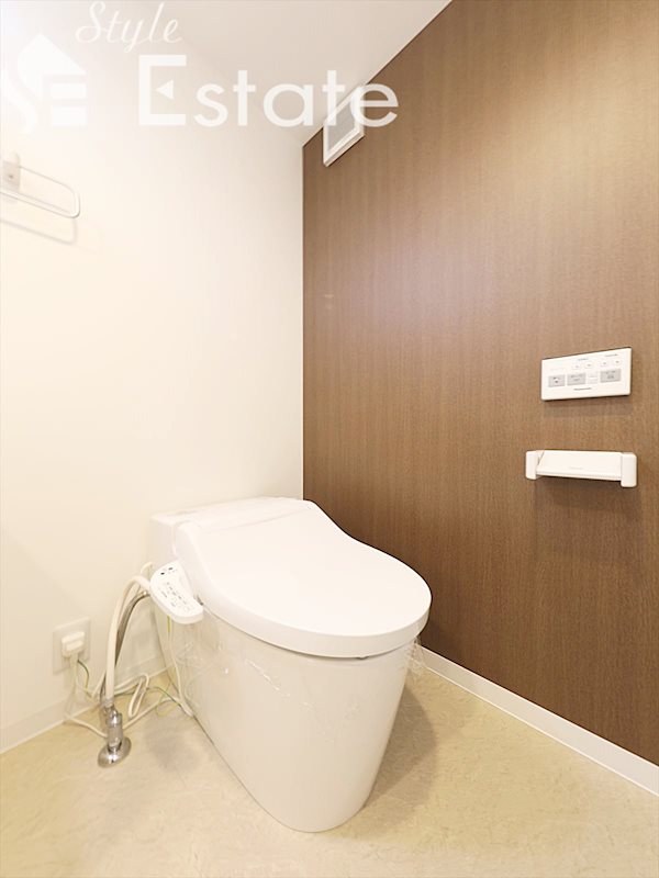 トイレ　温水洗浄便座付トイレ