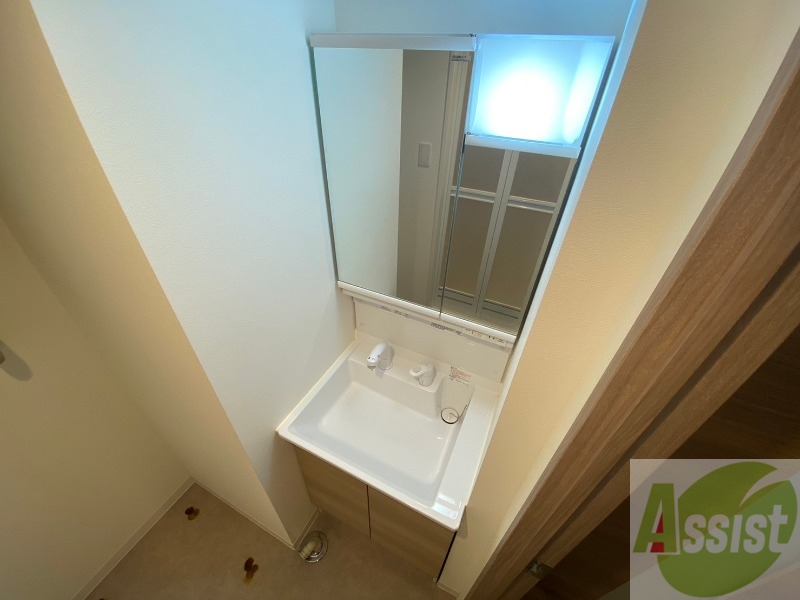 洗面設備　こちらに洗面台があります。朝の洗顔はこちらで。