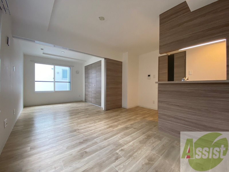 居室・リビング　広くてキレイなお部屋が広がっていて、充実した生活が送れそう。