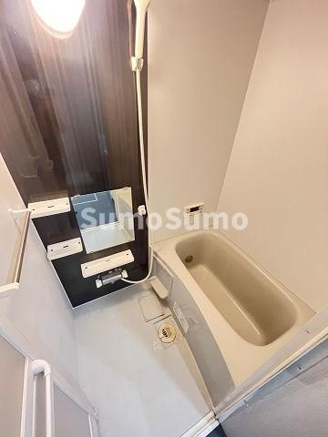 バス・シャワールーム　落ち着いた空間のお風呂です