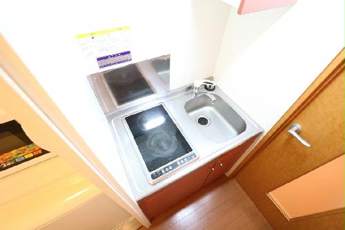 キッチン　２口コンロ付きラジエントヒータを設置