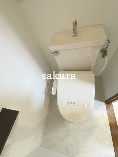 トイレ　落ち着いた色調のトイレです♪