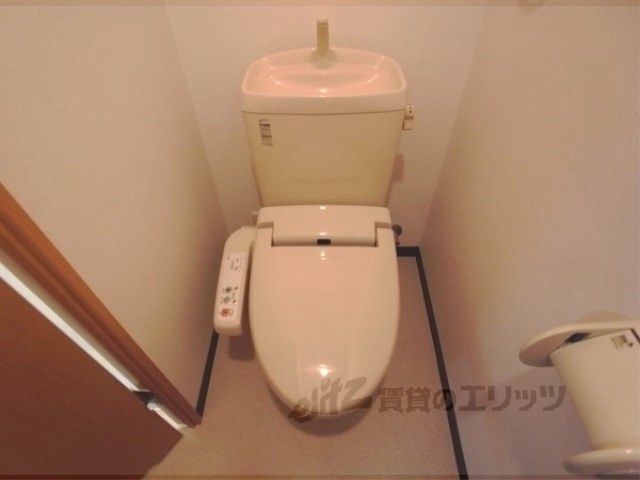 トイレ　洗浄機能付