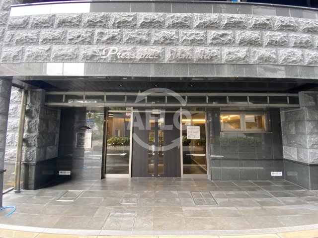 エントランス　プレサンス梅田　エントランス