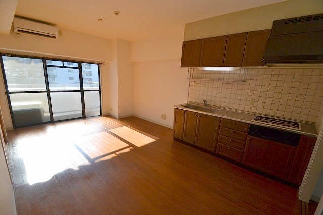 居室・リビング　南向きのリビング。広くて明るいです。