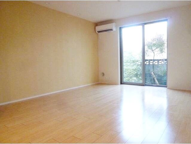 居室・リビング　開放感のあるゆったりとしたお部屋です♪