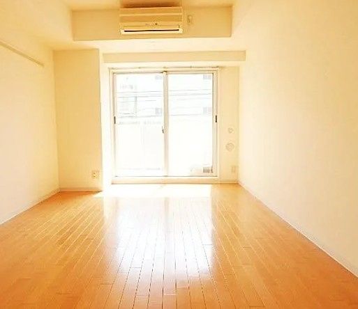 居室・リビング　別タイプ部屋です。雰囲気や色味の参考としてご確認ください。