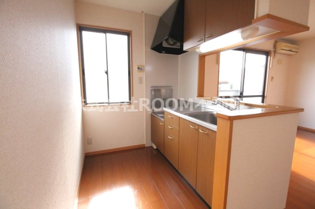 キッチン　コンパクトなキッチンで掃除もラクラク