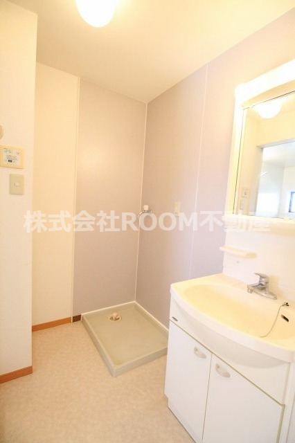 洗面設備　スペースが確保できる洗面所です