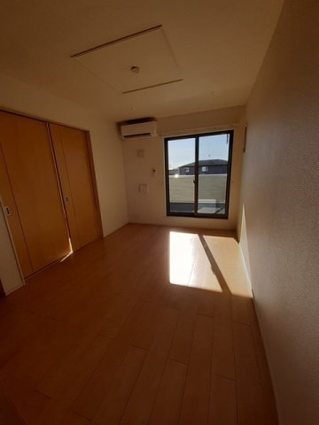 居室・リビング　こちらの居間で趣味の時間をお楽しみください