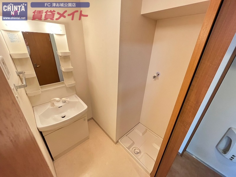 洗面設備　同型参考写真