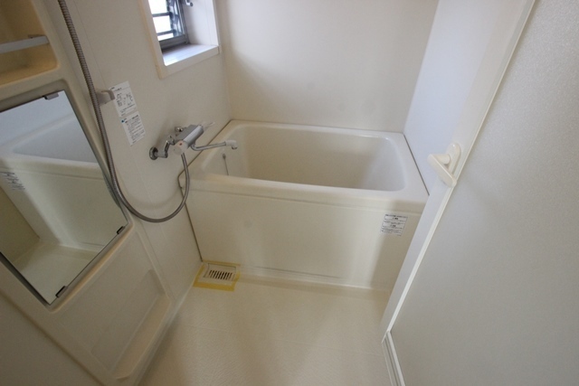 バス・シャワールーム　※他部屋の写真です。