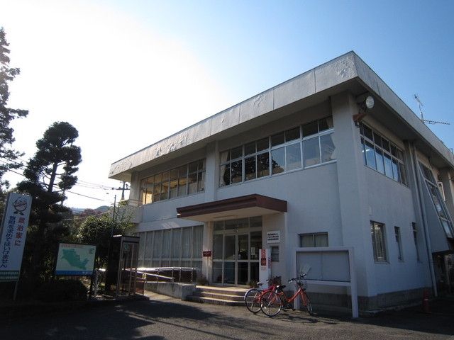 図書館　梅郷図書館（図書館）まで760m