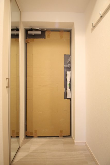 玄関　同物件別号室のものです。