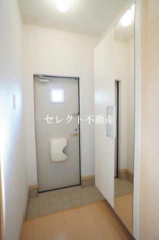 玄関　収納もある玄関です
