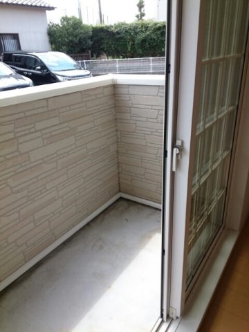 バルコニー　バルコニーからの眺めを楽しみながら食事をしませんか