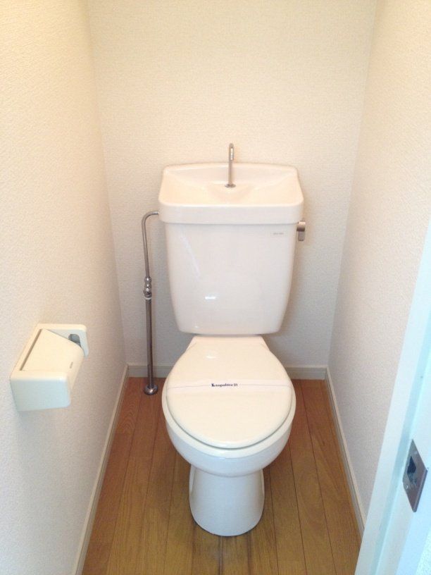 トイレ　設備が現物と異なる場合があります。
