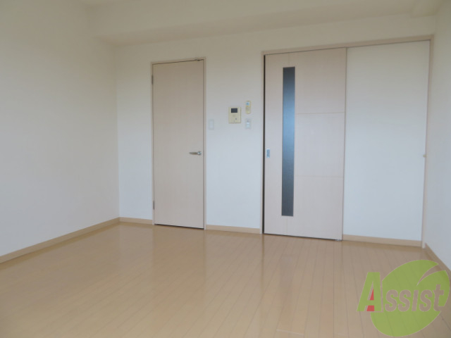 その他部屋・スペース　ベランダ側から洋室を撮影しました。家具をどう置こうかな～。