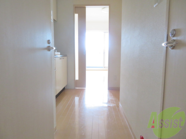 玄関　玄関の様子です。明るい印象ですね。気分もあがりそう。