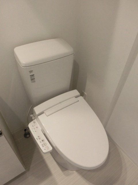 トイレ　ウォシュレット機能付き