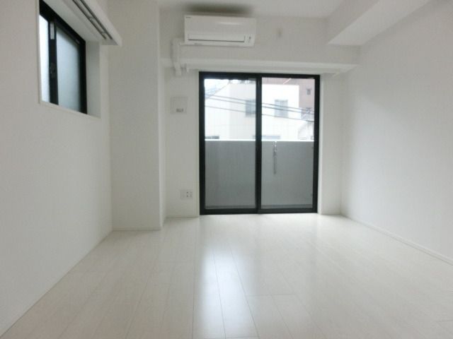 居室・リビング　角部屋・二面採光