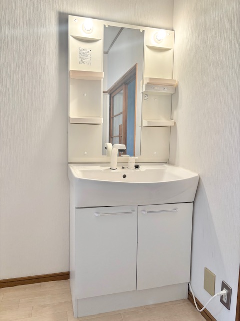 洗面設備　朝の身支度には欠かせない独立洗面化粧台