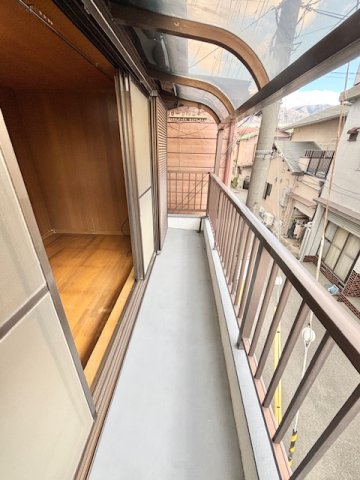 バルコニー　外からの目が気にならないバルコニーで洗濯物が干せます